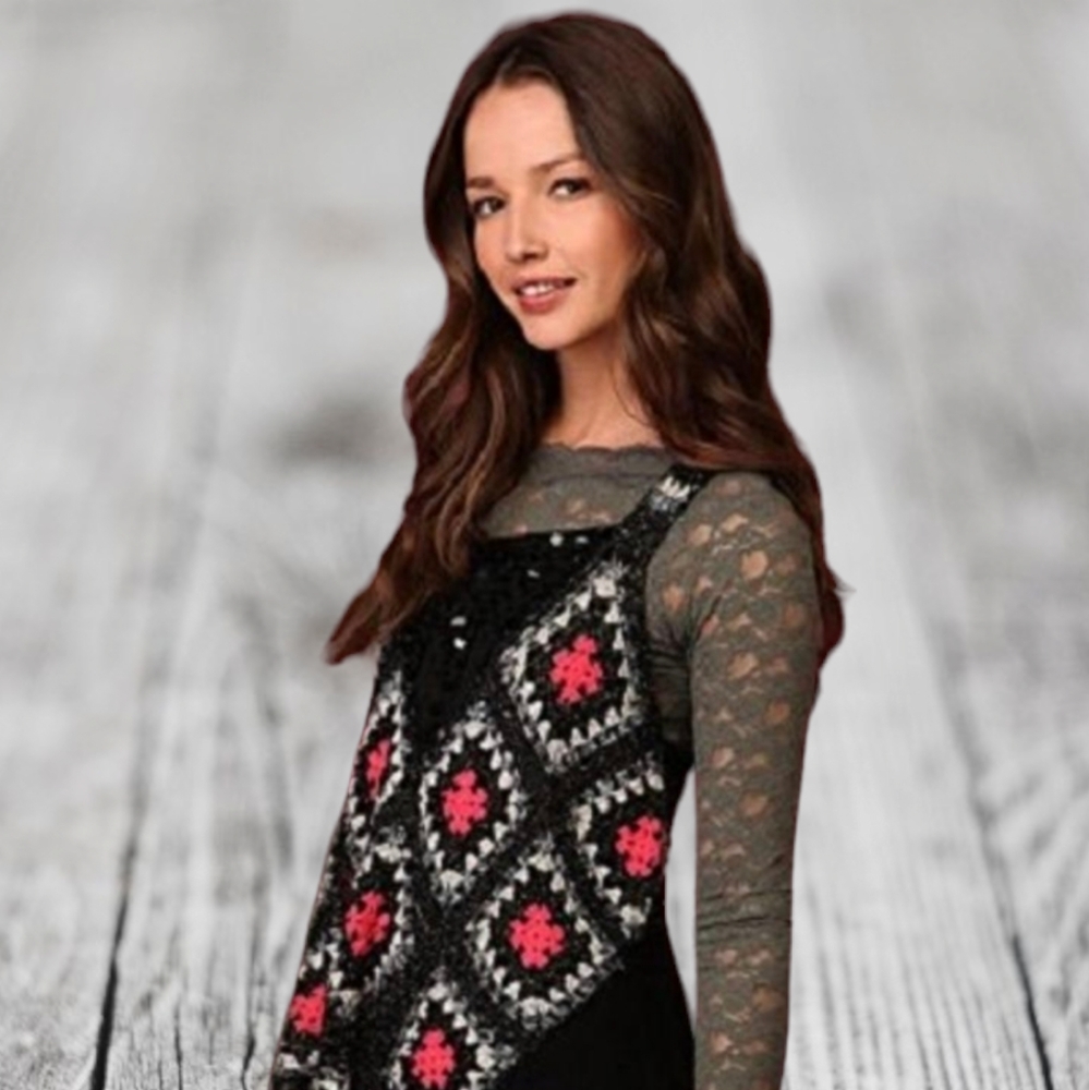 FREE PEOPLE Love Trapeze Crochet with Sequins Black Sweater Size (S)